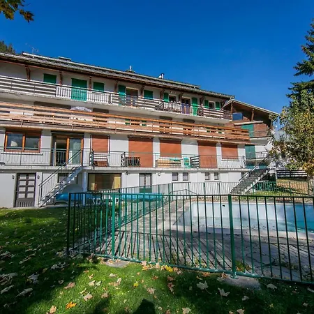 Апартаменты Sainte-foy-l'argentiere Sleeps 6 Pool