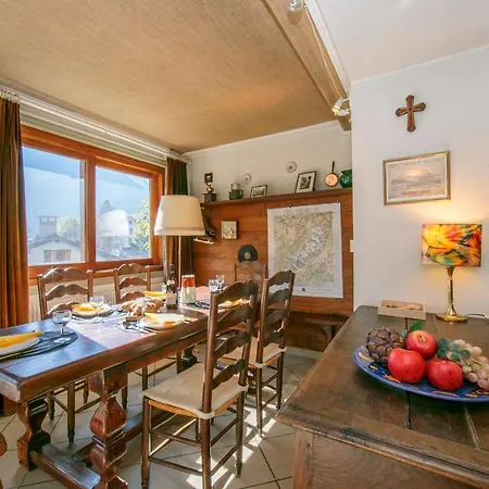 Sainte-foy-l'argentiere Sleeps 6 Pool Appartement